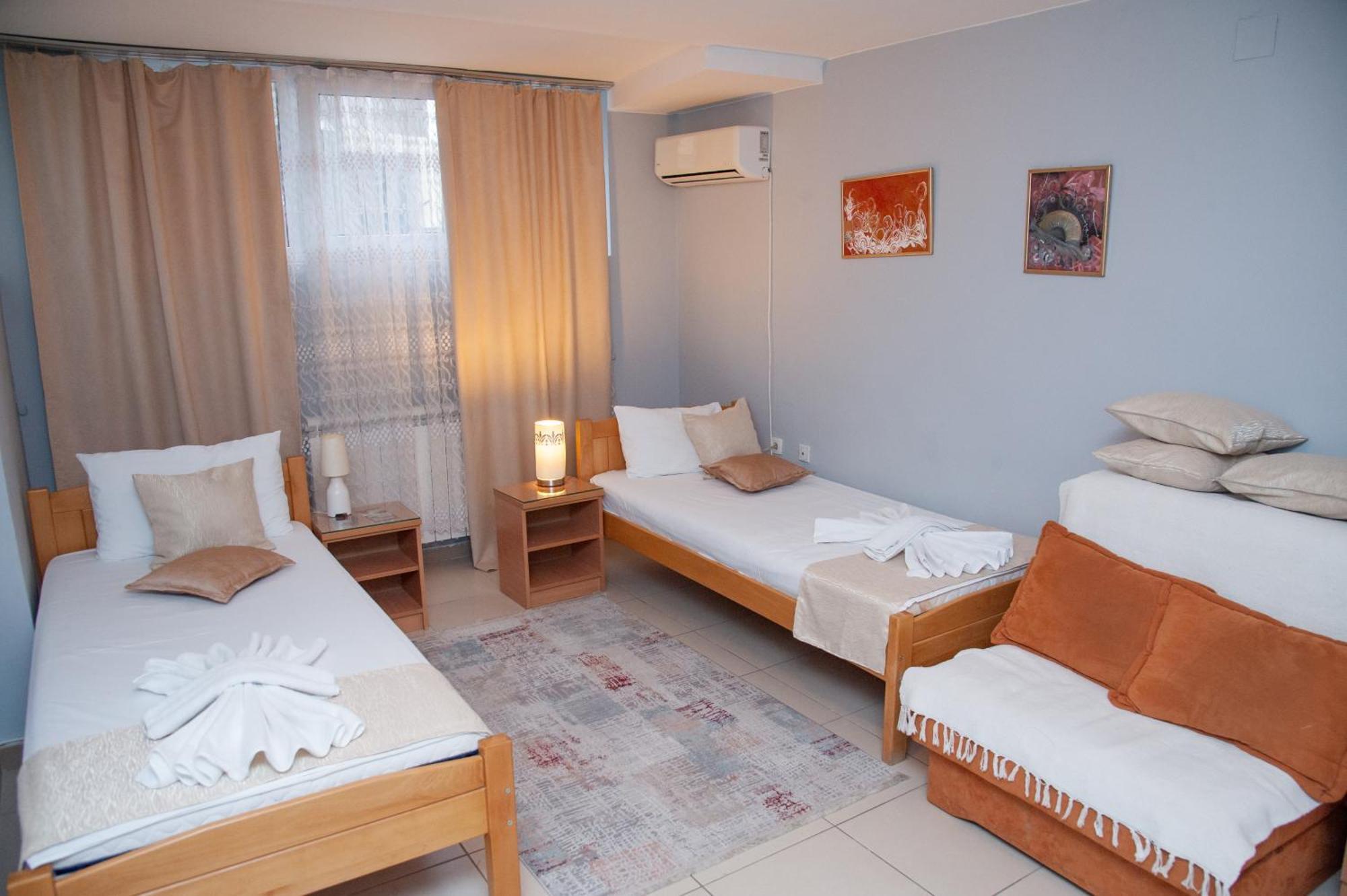 Hotel North City Titova Mitrovica Esterno foto