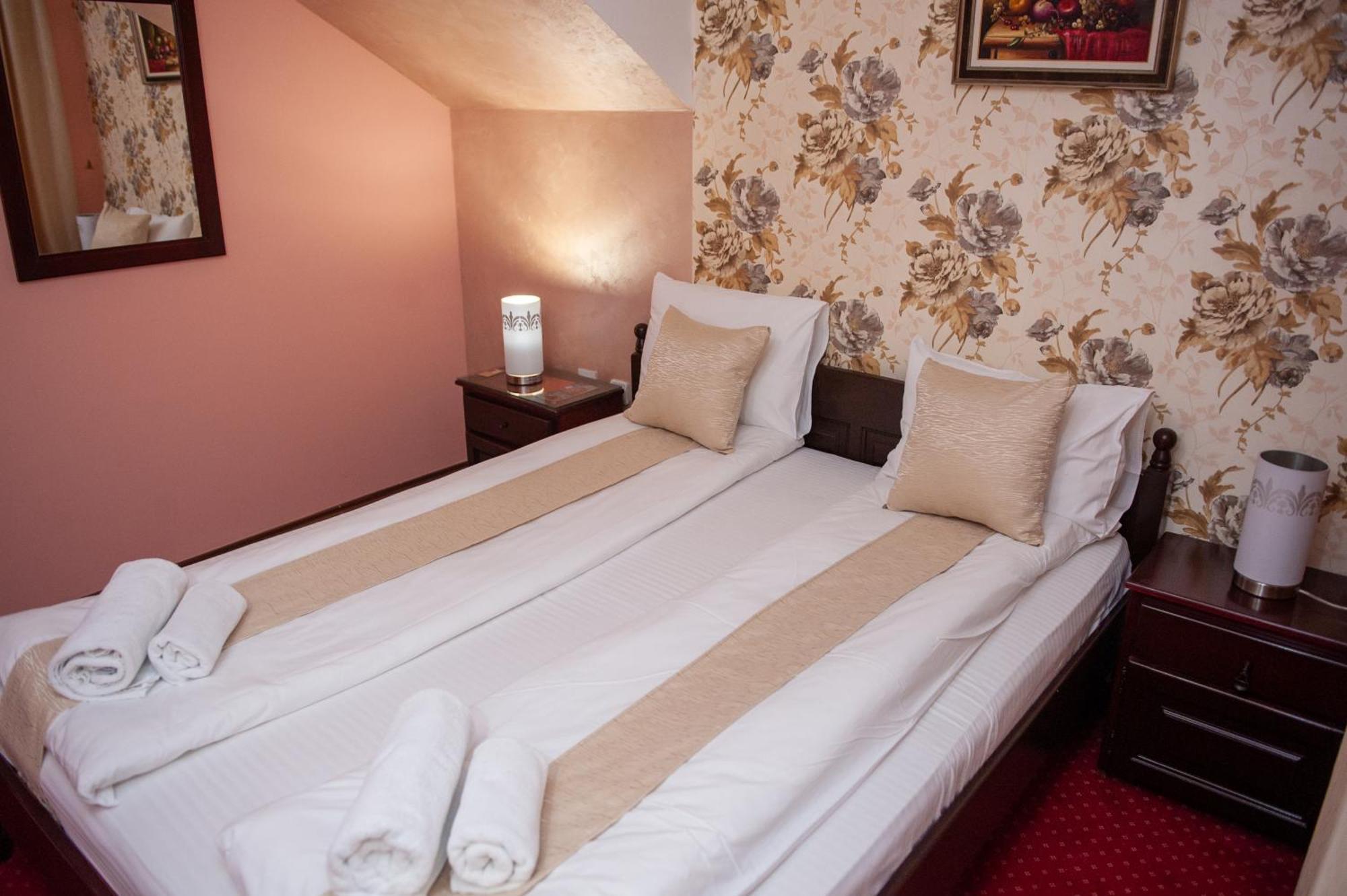 Hotel North City Titova Mitrovica Esterno foto