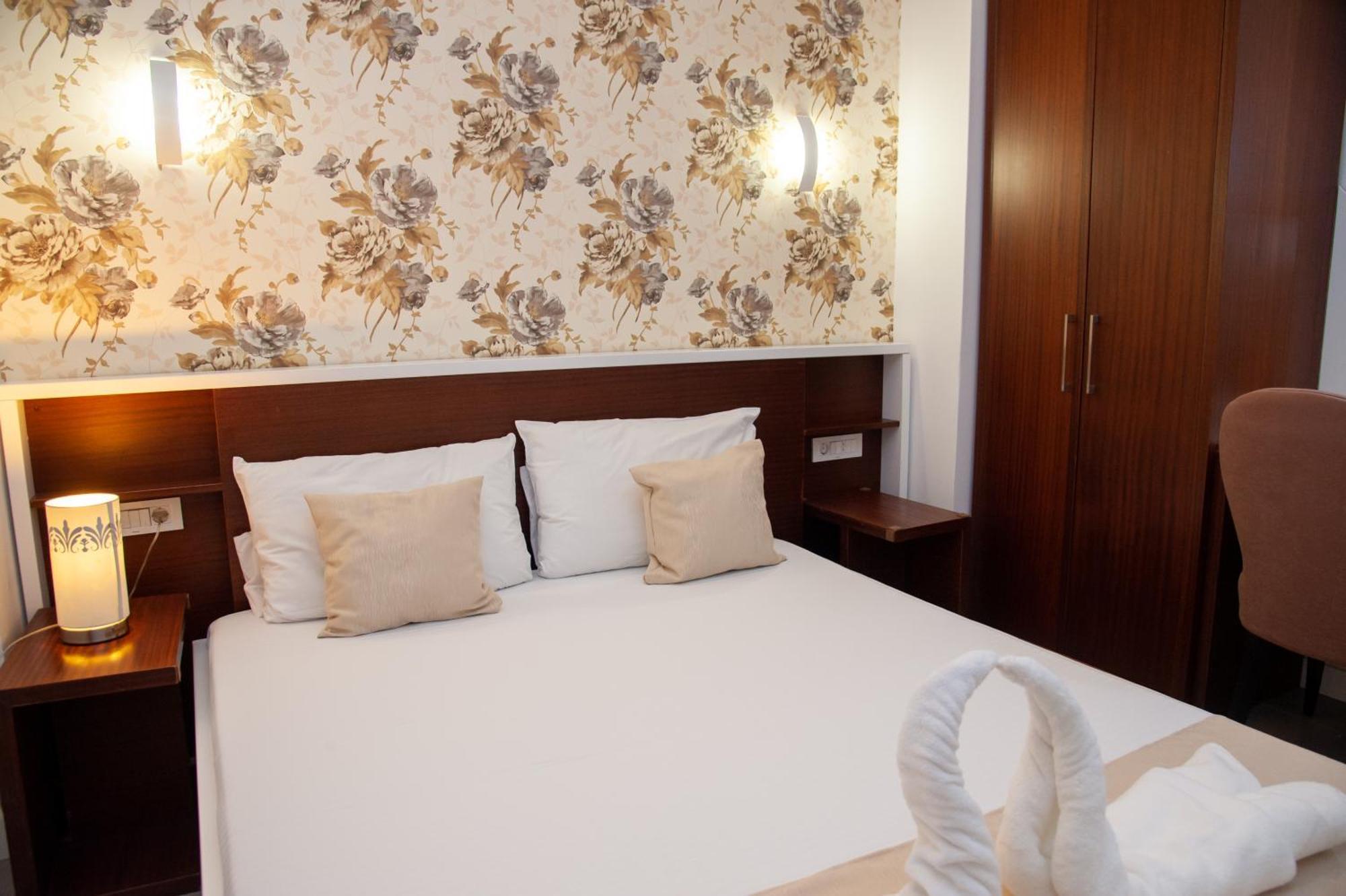 Hotel North City Titova Mitrovica Esterno foto