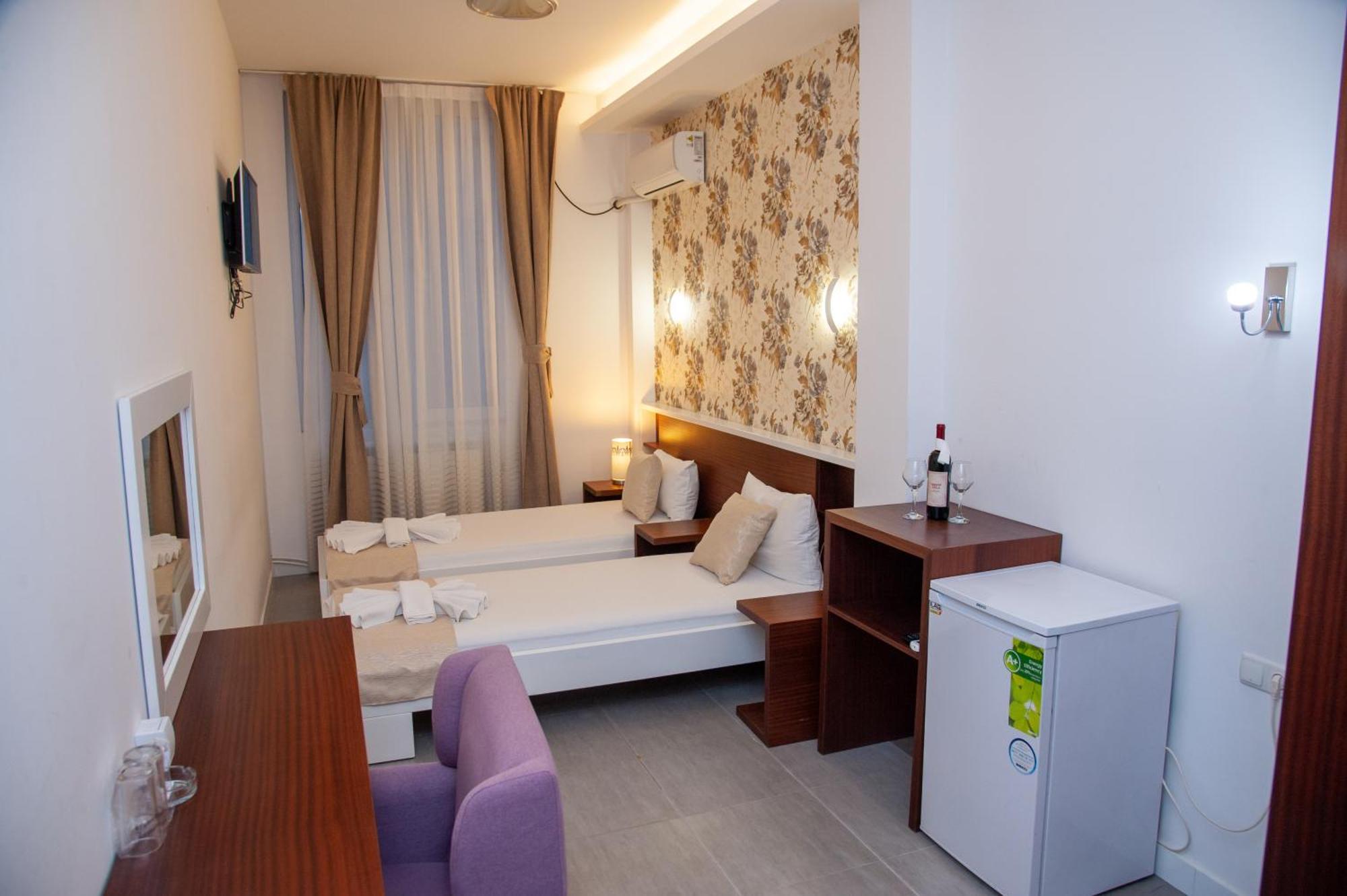 Hotel North City Titova Mitrovica Esterno foto