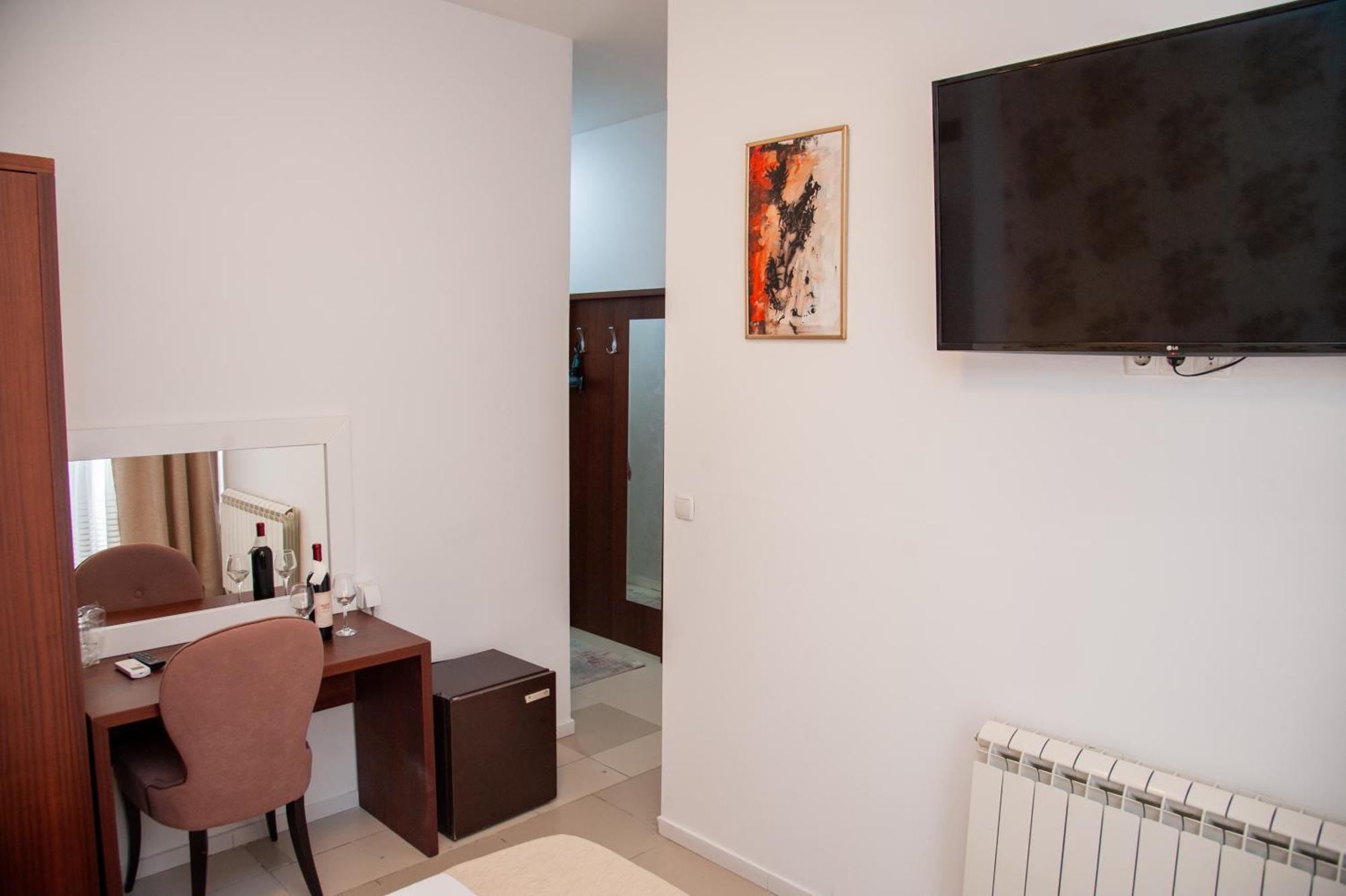 Hotel North City Titova Mitrovica Esterno foto