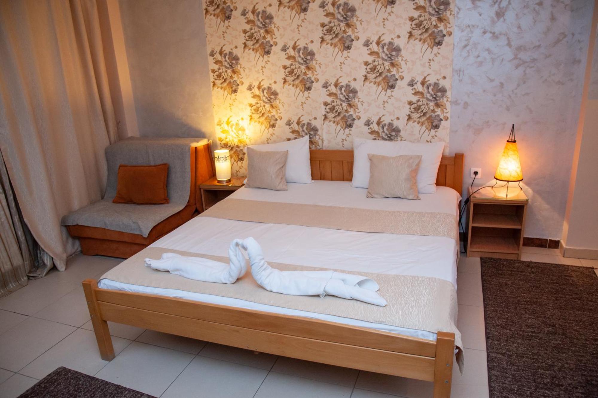 Hotel North City Titova Mitrovica Esterno foto