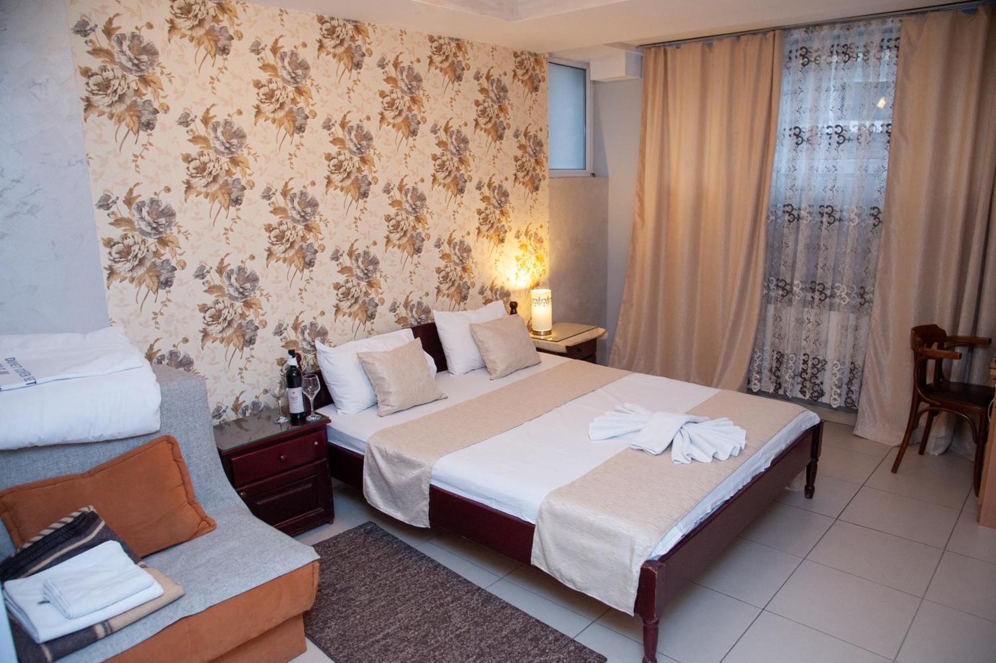 Hotel North City Titova Mitrovica Esterno foto